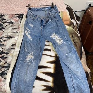 Distressed Light wash Mom jeans